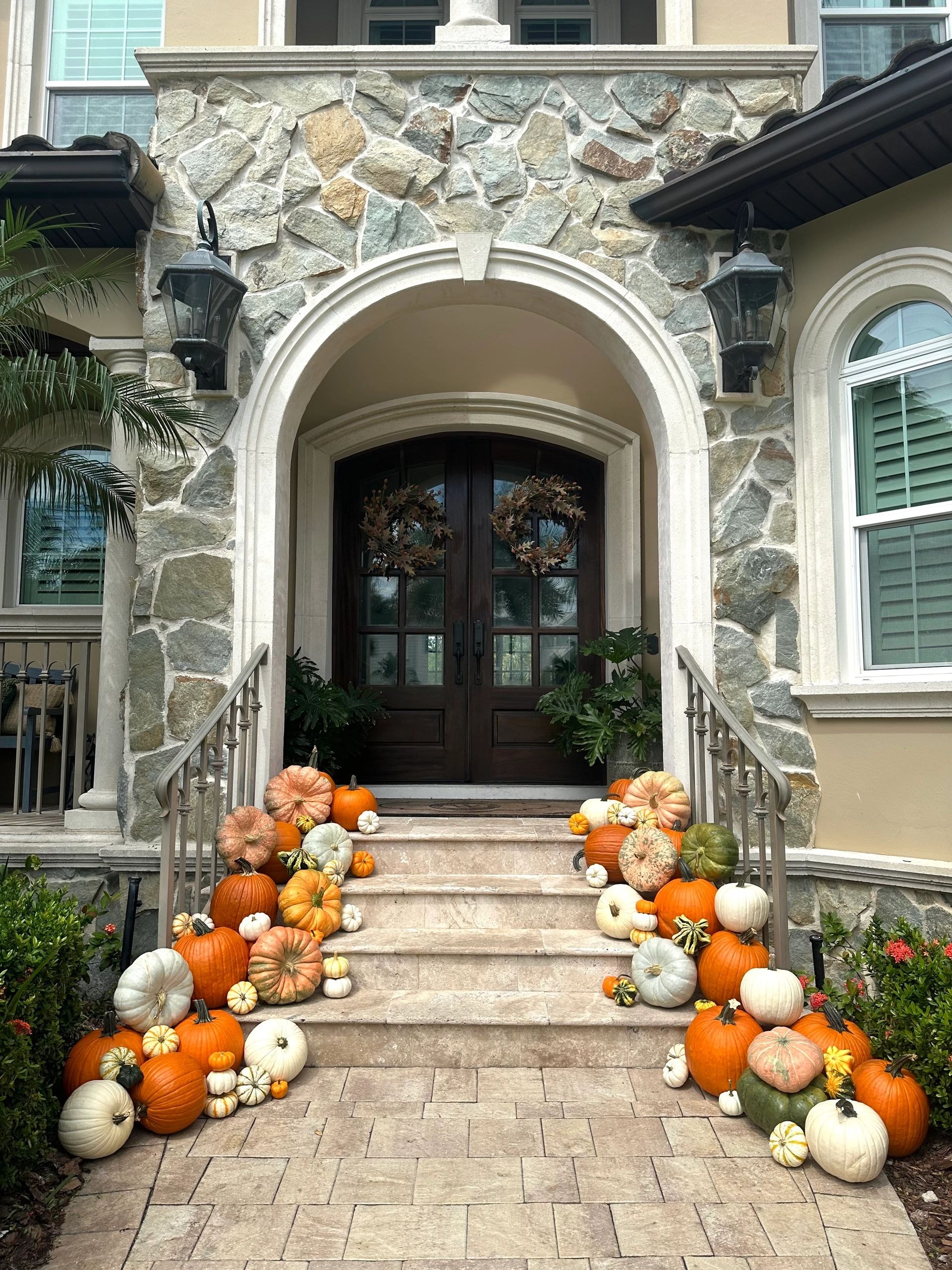 Pumpkin porch display example 4